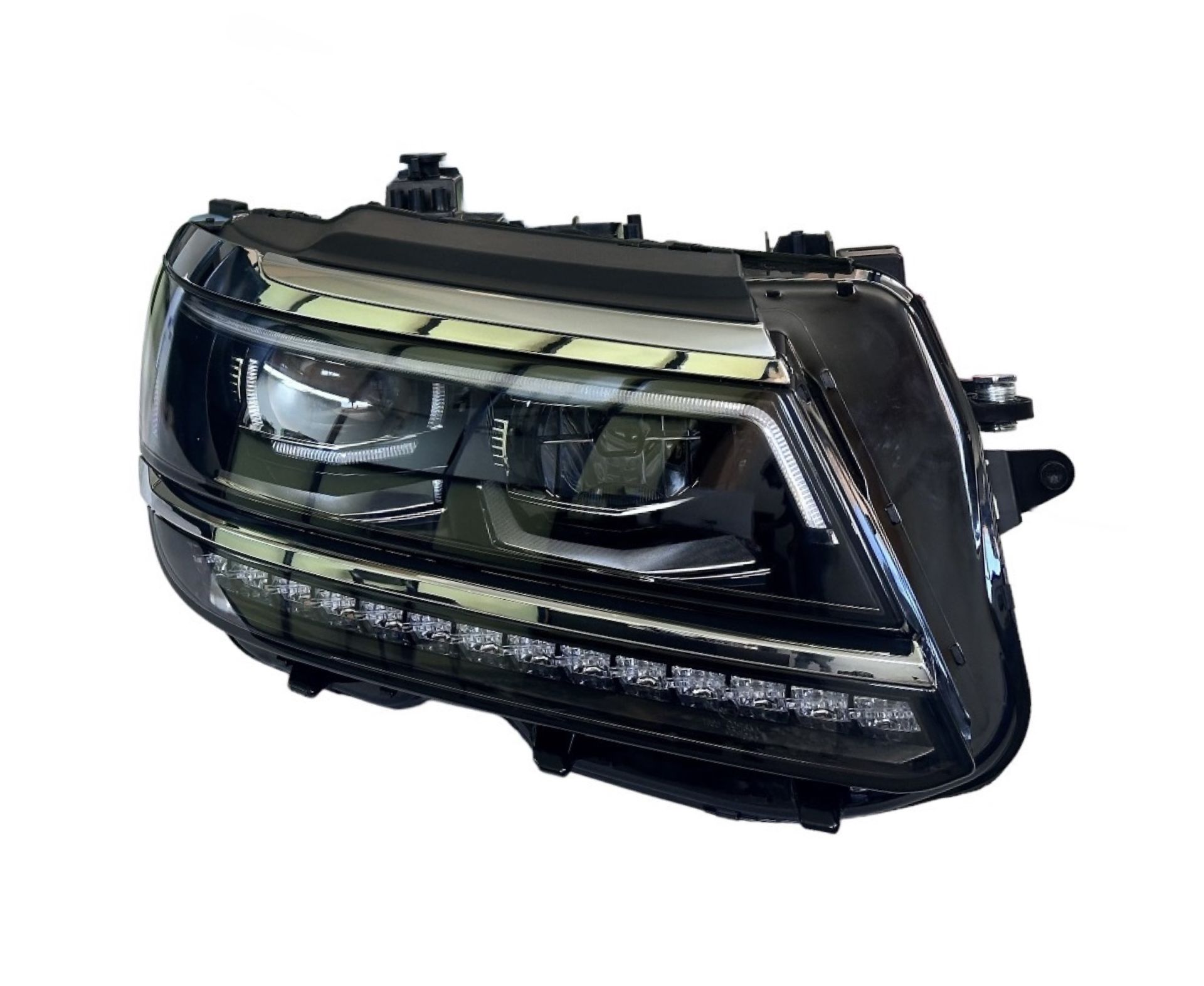 Volkswagen Far Tiguan 16-20 Sol (Ledli/Xenon)