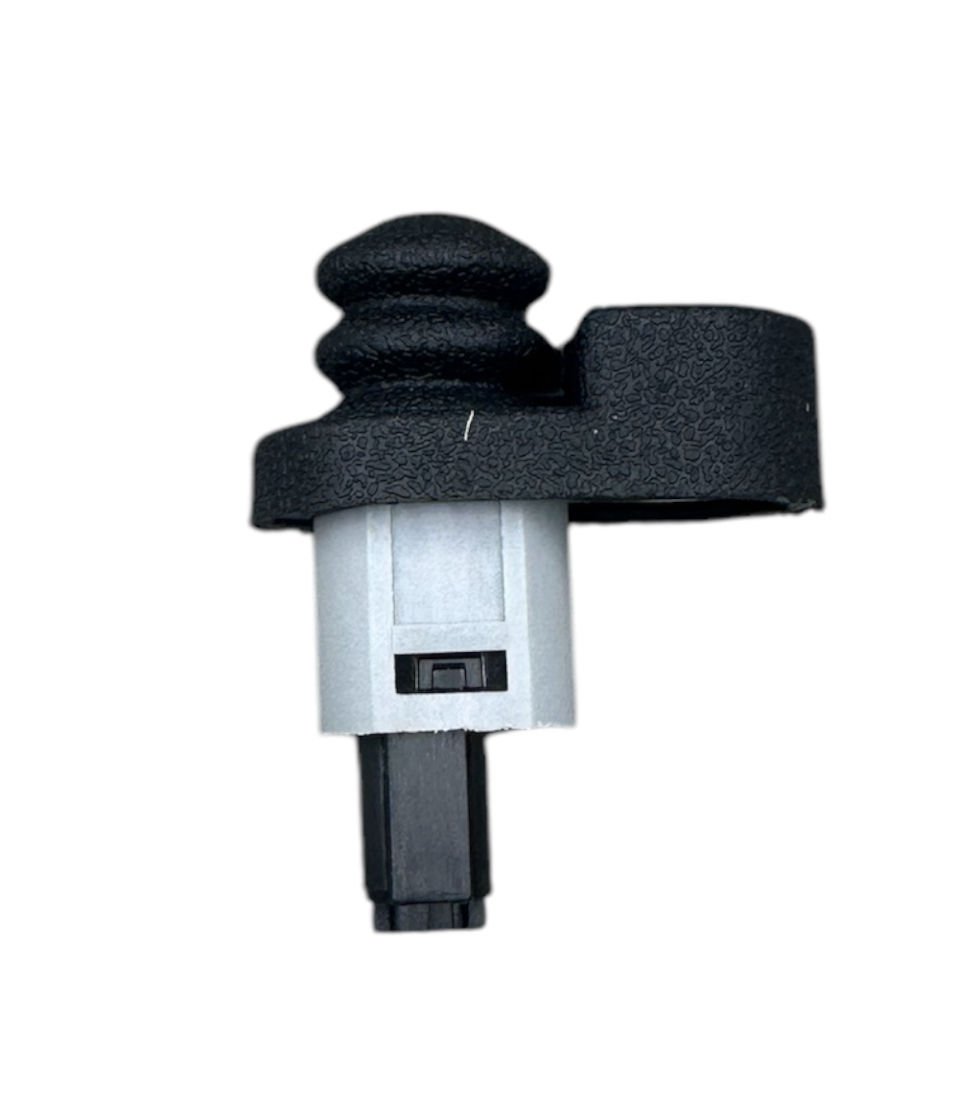 Nıssan Buton Kapı Işık D22 98-05/Yd25 98-05